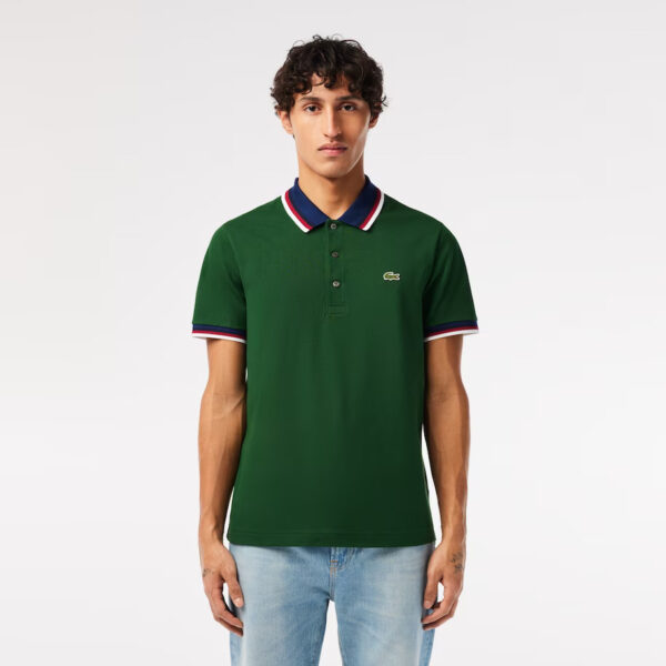 polo regular fit con collo a contrasto lacoste pe 24.