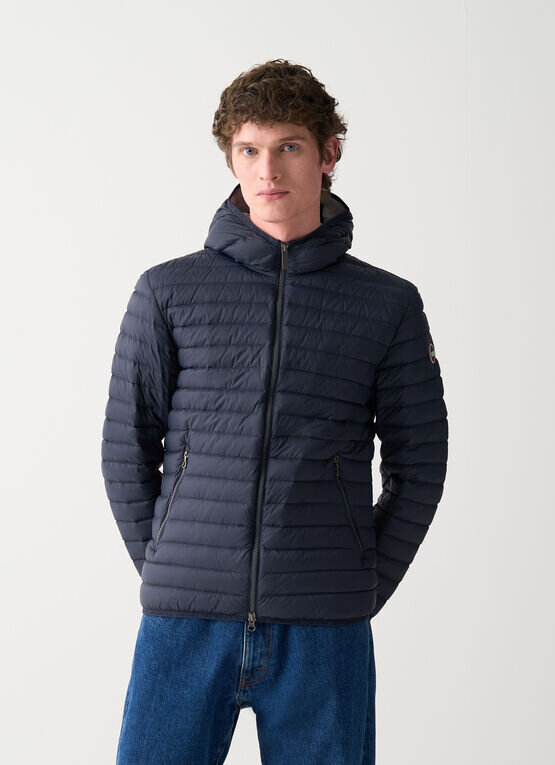 Piumino leggero con cappuccio Colmar pe25
art. 1277r 0124221443_1jpg Piumino leggero con cappuccio Colmar pe25 art. 1277r