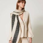 Stola jacquard con oval t all over twin set pe25 art. 251ta4210