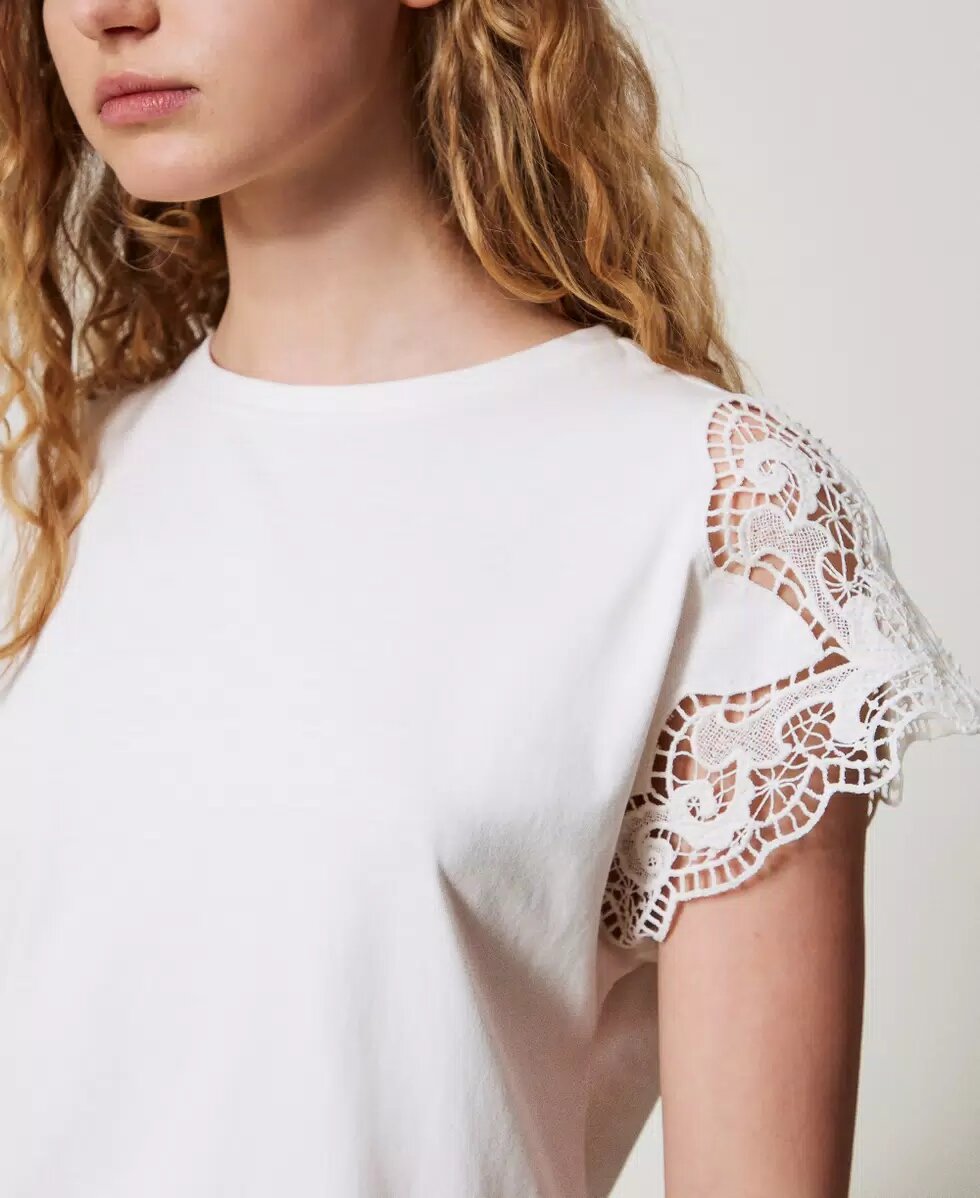 T- shirt regular con pizzo twin set pe25
art. 251tp2290 - immagine 3